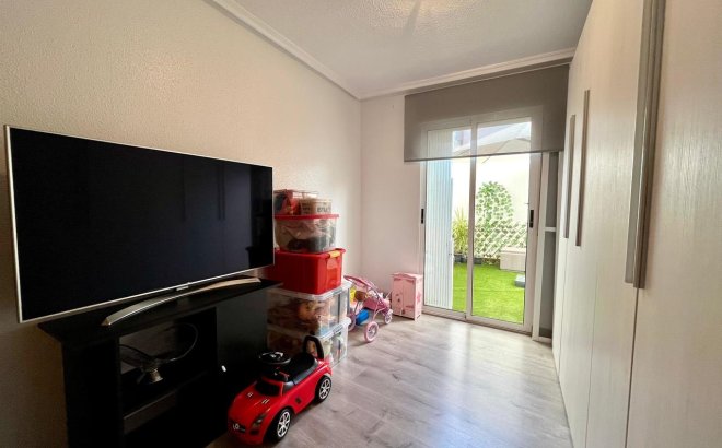 Resale - Apartment -
Torrevieja - Costa Blanca