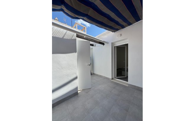 Resale - Town House -
Torrevieja - Centro