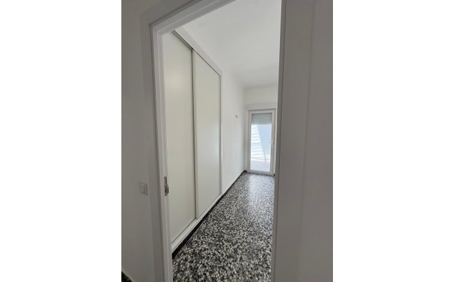 Resale - Town House -
Torrevieja - Centro
