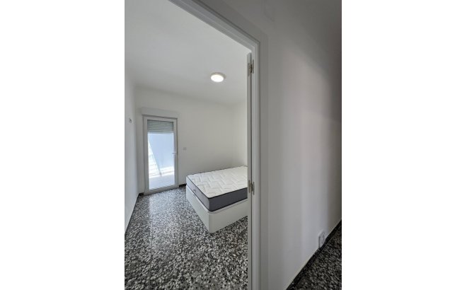 Resale - Town House -
Torrevieja - Centro