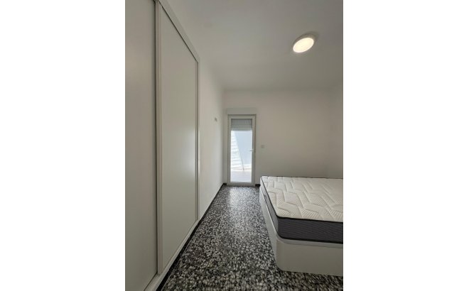 Resale - Town House -
Torrevieja - Centro