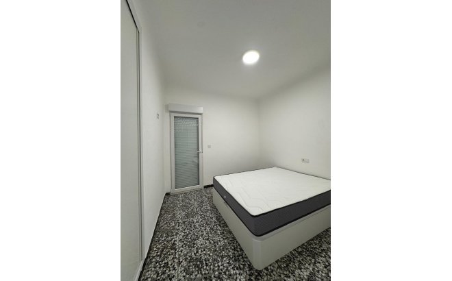 Resale - Town House -
Torrevieja - Centro