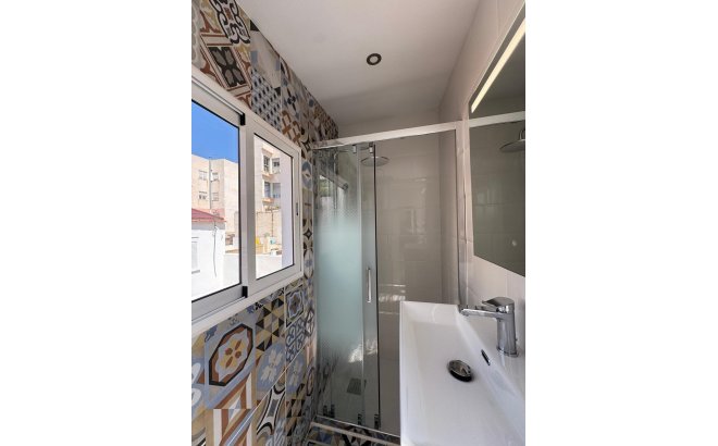 Resale - Town House -
Torrevieja - Centro