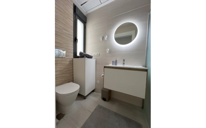 Resale - Apartment -
Torrevieja - Playa del Cura