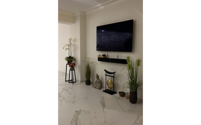 Herverkoop - Appartement -
Torrevieja - Costa Blanca