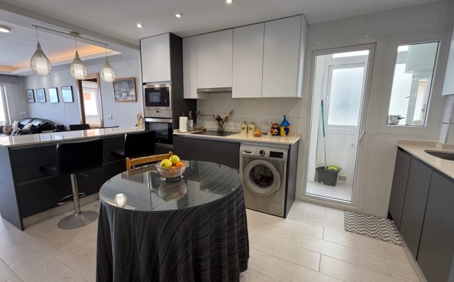 Resale - Apartment -
Torrevieja - Costa Blanca