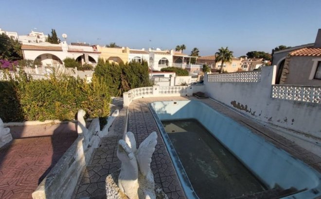 Resale - Villa -
Torrevieja - Costa Blanca