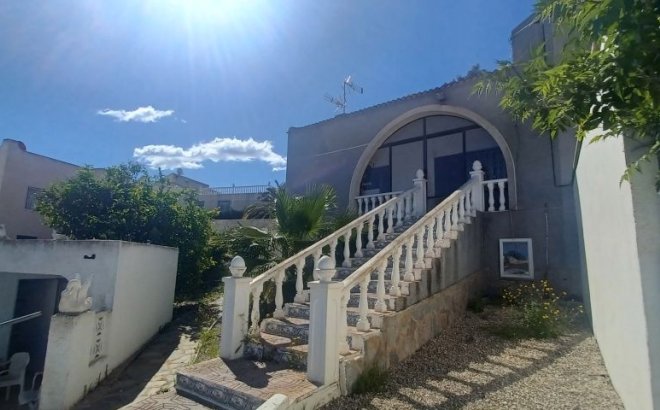 Resale - Villa -
Torrevieja - Costa Blanca