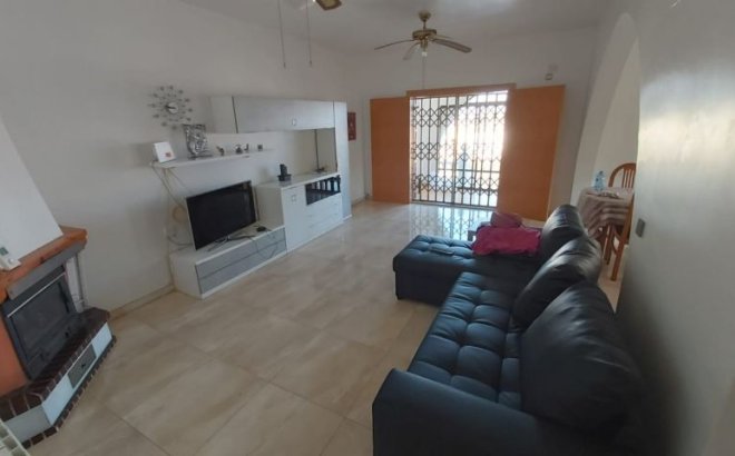 Resale - Villa -
Torrevieja - Costa Blanca