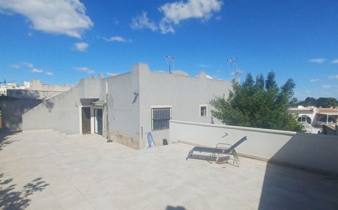 Resale - Villa -
Torrevieja - Costa Blanca