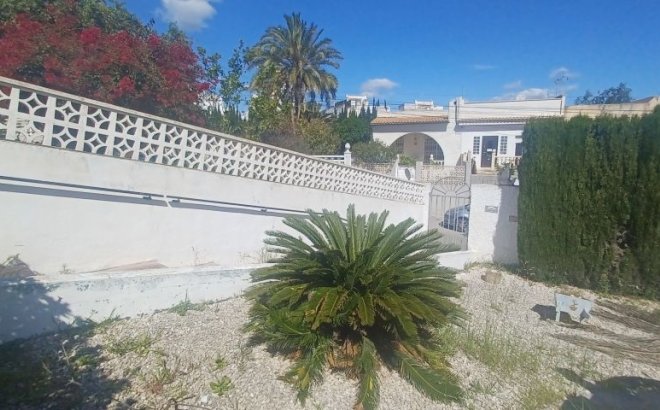 Resale - Villa -
Torrevieja - Costa Blanca