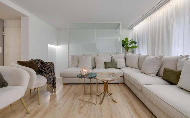 Resale - Apartment -
Torrevieja - Playa del Cura