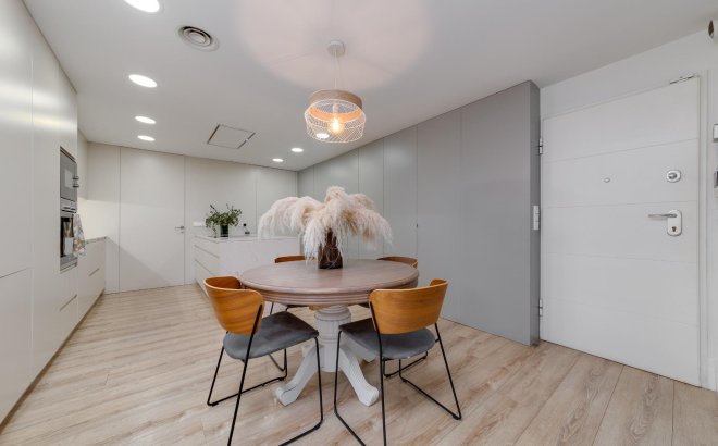 Resale - Apartment -
Torrevieja - Playa del Cura