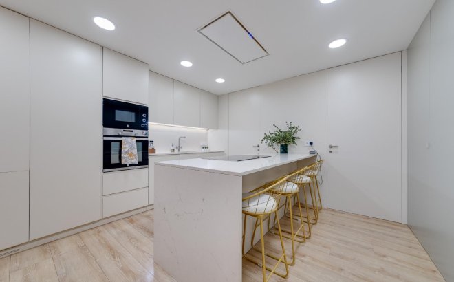 Resale - Apartment -
Torrevieja - Playa del Cura