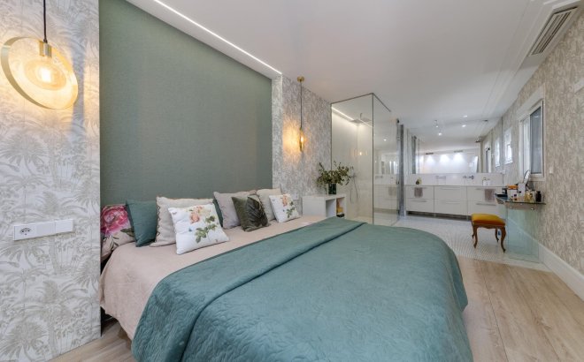 Resale - Apartment -
Torrevieja - Playa del Cura