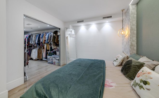 Resale - Apartment -
Torrevieja - Playa del Cura