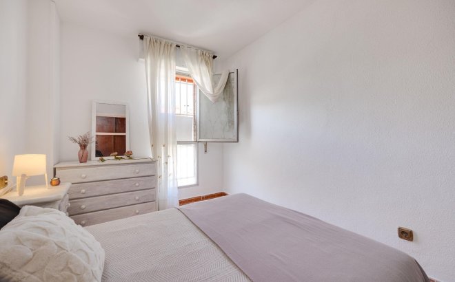 Resale - Apartment -
Torrevieja - Playa De Los Naufragos