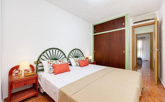 Resale - Apartment -
Torrevieja - Playa De Los Naufragos