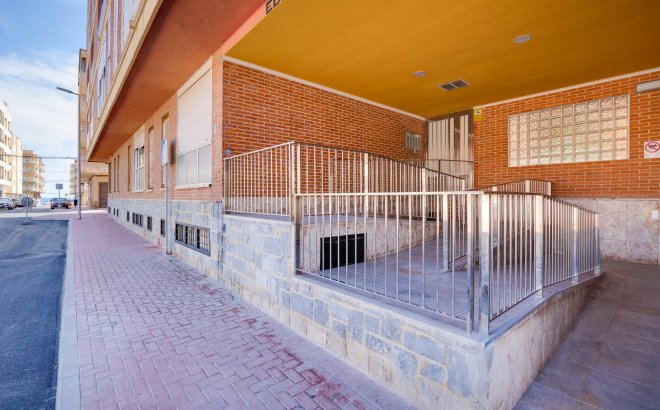 Resale - Apartment -
Torrevieja - Playa De Los Naufragos