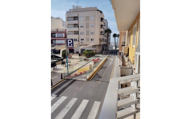 Herverkoop - Appartement -
Torrevieja - Centro