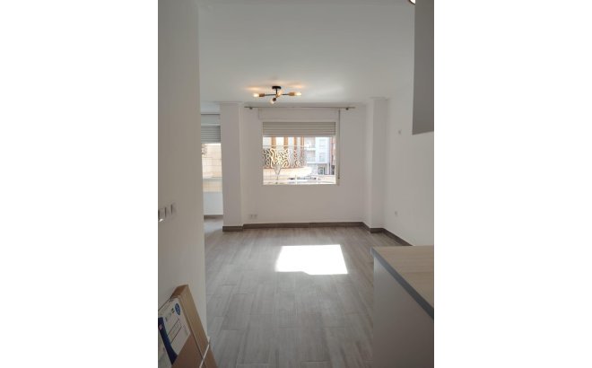 Herverkoop - Appartement -
Torrevieja - Centro