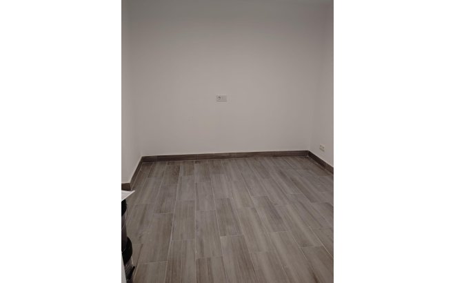 Herverkoop - Appartement -
Torrevieja - Centro