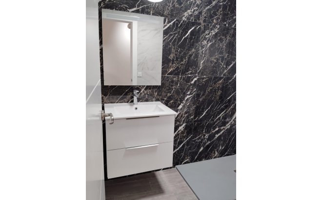 Herverkoop - Appartement -
Torrevieja - Centro