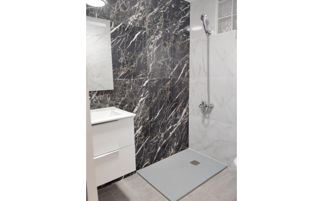 Herverkoop - Appartement -
Torrevieja - Centro