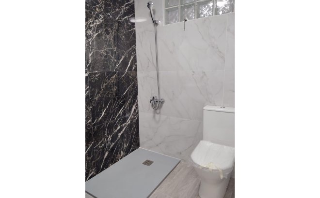 Herverkoop - Appartement -
Torrevieja - Centro