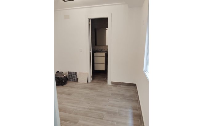 Herverkoop - Appartement -
Torrevieja - Centro