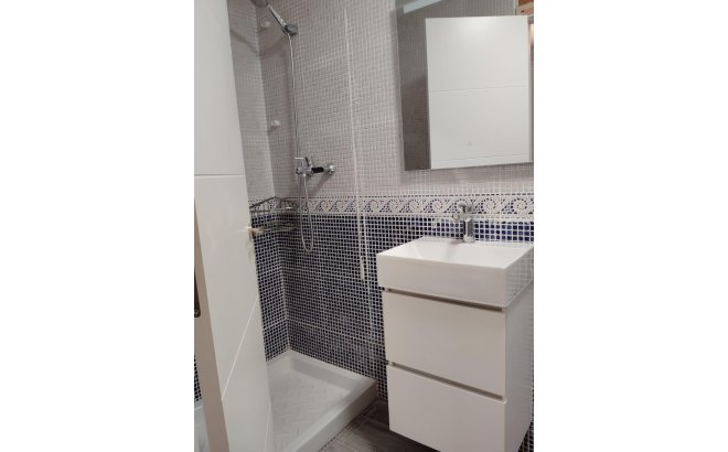 Herverkoop - Appartement -
Torrevieja - Centro