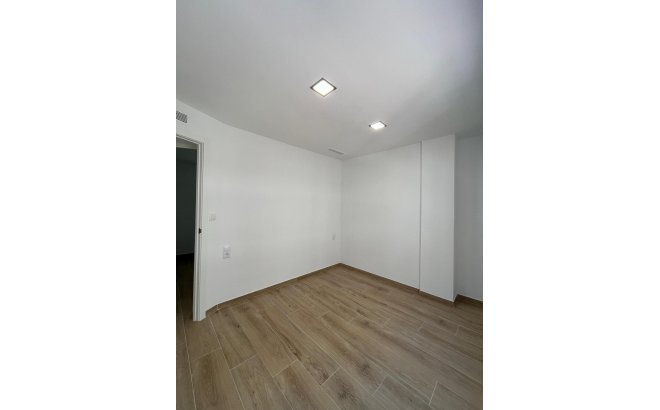 Resale - Apartment -
Torrevieja - La Mata