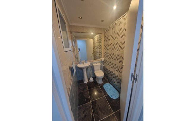 Resale - Apartment -
Torrevieja - Centro - Muelle Pesquero