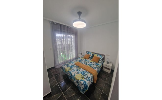 Resale - Apartment -
Torrevieja - Centro - Muelle Pesquero