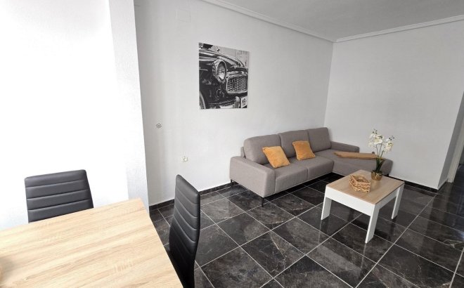 Resale - Apartment -
Torrevieja - Centro - Muelle Pesquero