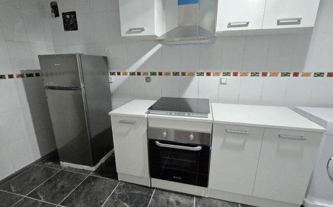 Resale - Apartment -
Torrevieja - Centro - Muelle Pesquero