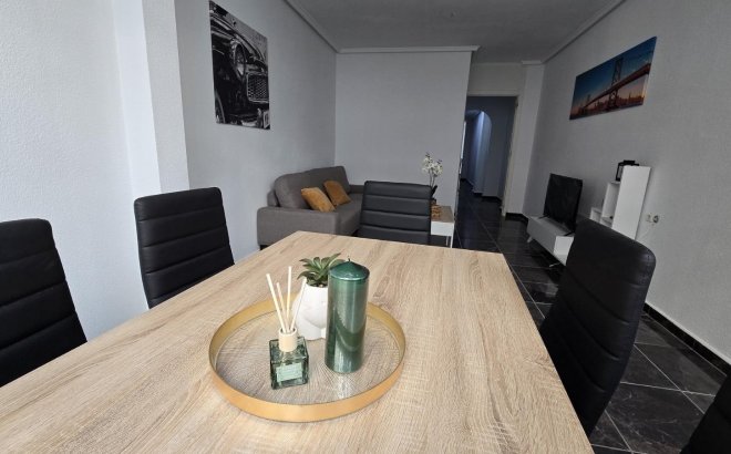 Resale - Apartment -
Torrevieja - Centro - Muelle Pesquero