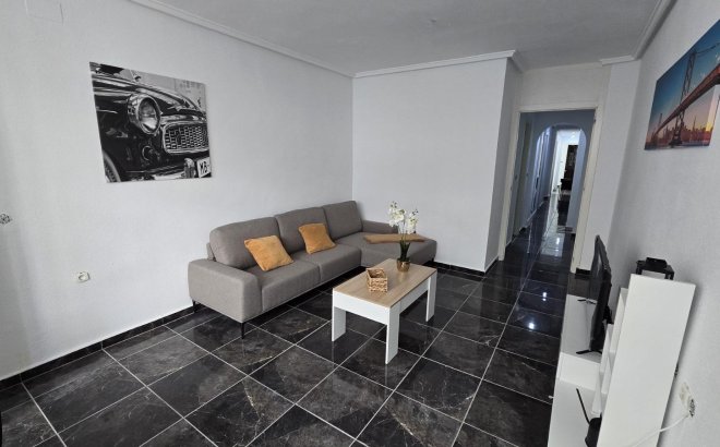 Resale - Apartment -
Torrevieja - Centro - Muelle Pesquero