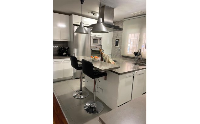 Resale - Dúplex -
Torrevieja - Playa del Cura