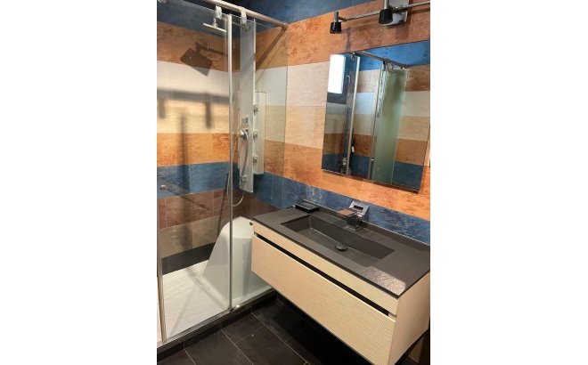 Resale - Dúplex -
Torrevieja - Playa del Cura