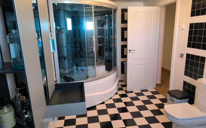 Resale - Villa -
Torrevieja - La Siesta