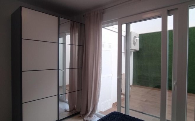 Resale - Apartment -
Torrevieja - Playa del Cura