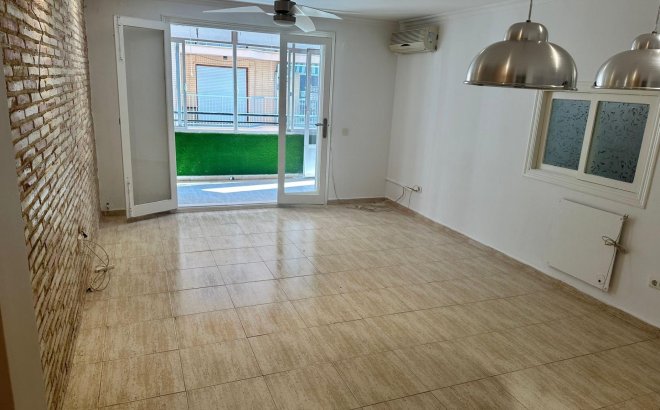 Revente - Appartement -
Torrevieja - El Acequión - Los Náufragos