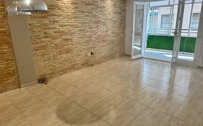 Revente - Appartement -
Torrevieja - El Acequión - Los Náufragos