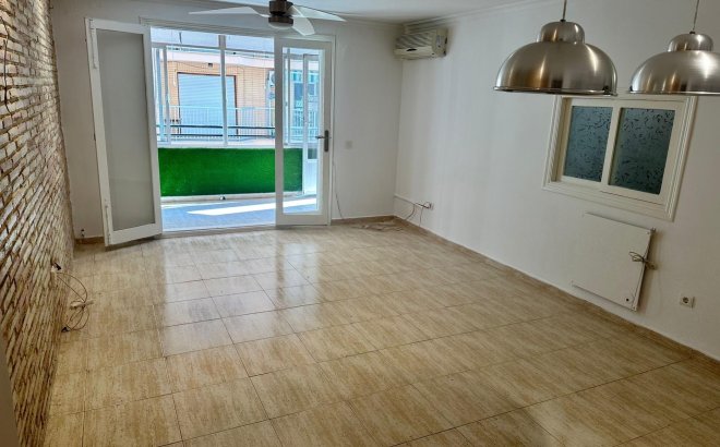 Revente - Appartement -
Torrevieja - El Acequión - Los Náufragos