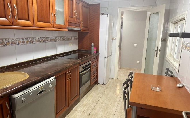 Revente - Appartement -
Torrevieja - El Acequión - Los Náufragos