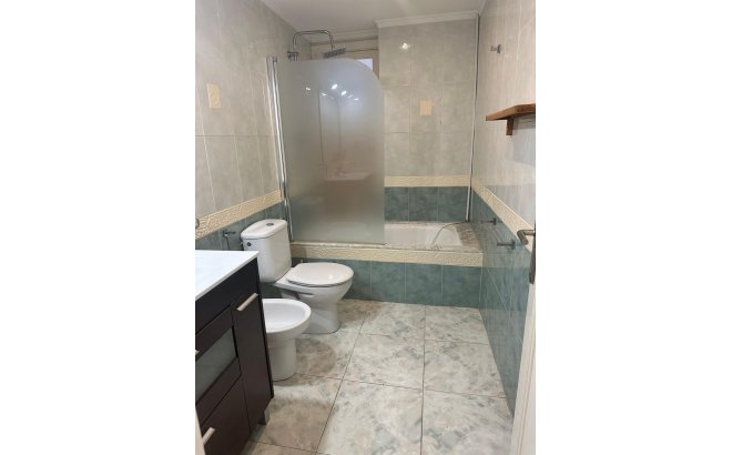 Revente - Appartement -
Torrevieja - El Acequión - Los Náufragos