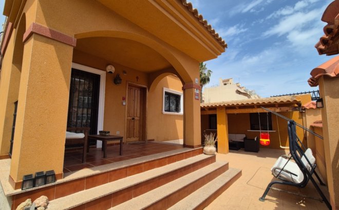Resale - Villa -
Torrevieja - Costa Blanca