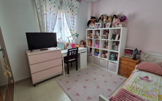 Resale - Villa -
Torrevieja - Costa Blanca