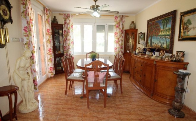 Resale - Villa -
Torrevieja - Los Balcones